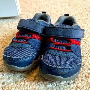 Boys StrideRite Velcro sneakers, good used condition